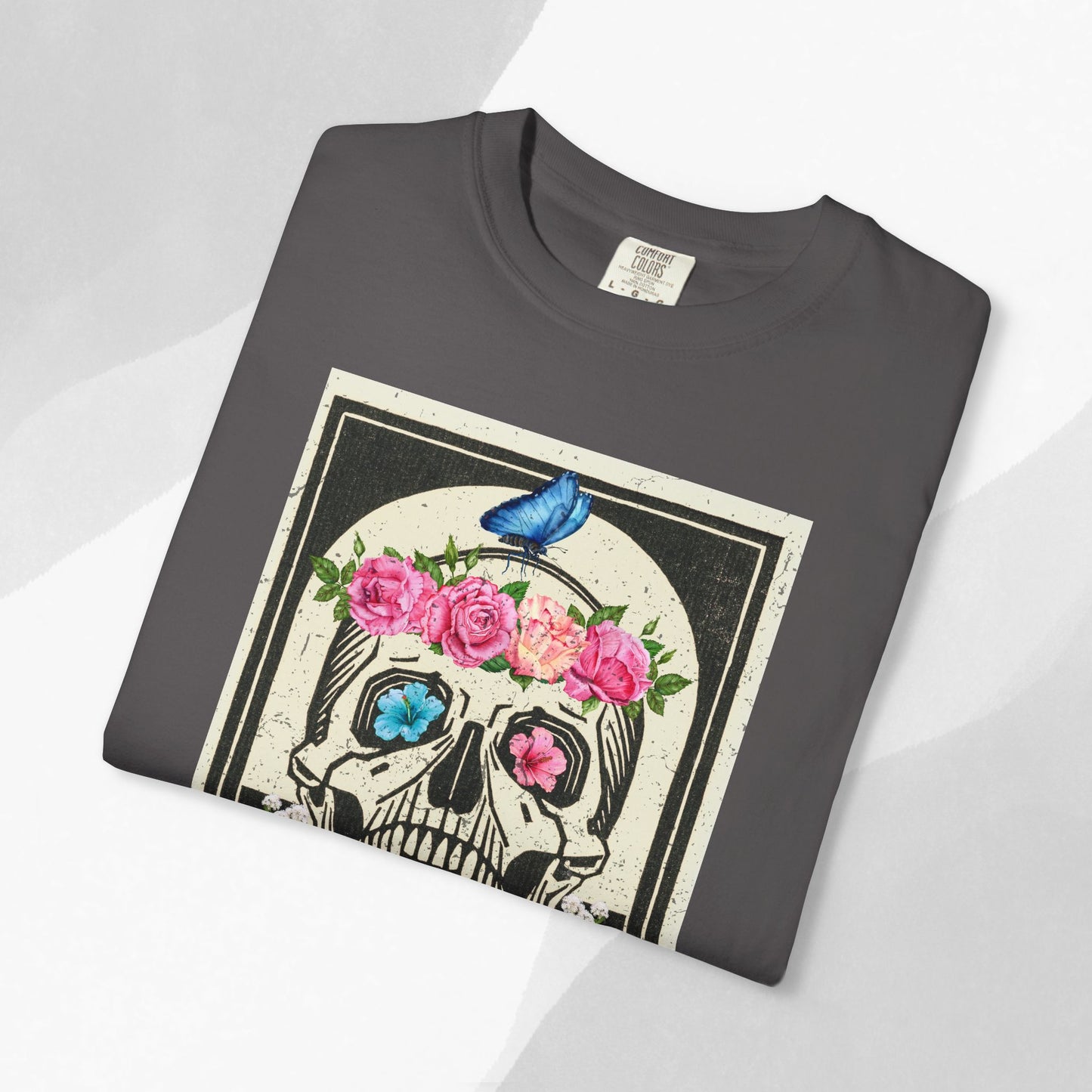 Memento Mori T-Shirt, Floral Skull Tee, Unisex Graphic Shirt, Vintage Aesthetic Apparel, Perfect for Halloween & Celebrations
